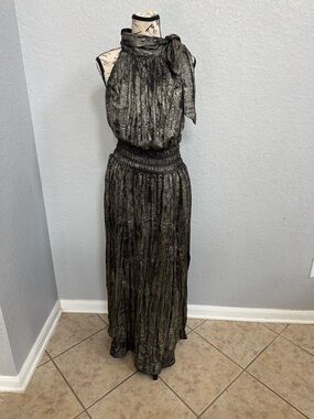 BCBG MAXAZRIA Xenia Metallic Pleated Halter Neck Maxi Dress Size Medium